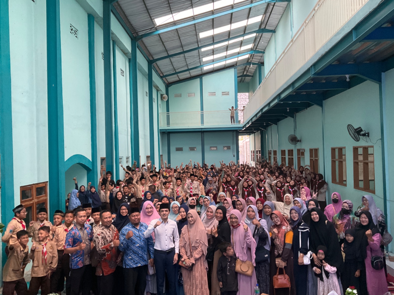 dr.Gamal Goes to SMPIT Al Uswah