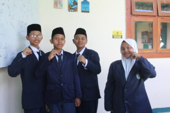 Siswa SMPIT Al Uswah Magetan Lolos Finalis OLSIT Jawa Timur 2025