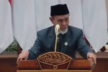 Keteladanan dari Peringatan 100 Tahun Gontor: KH Hasan Abdullah Sahal Tekankan Kebersahajaan dan Integritas Wakaf