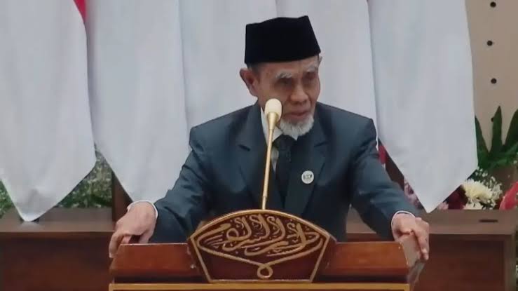 Keteladanan dari Peringatan 100 Tahun Gontor: KH Hasan Abdullah Sahal Tekankan Kebersahajaan dan Integritas Wakaf